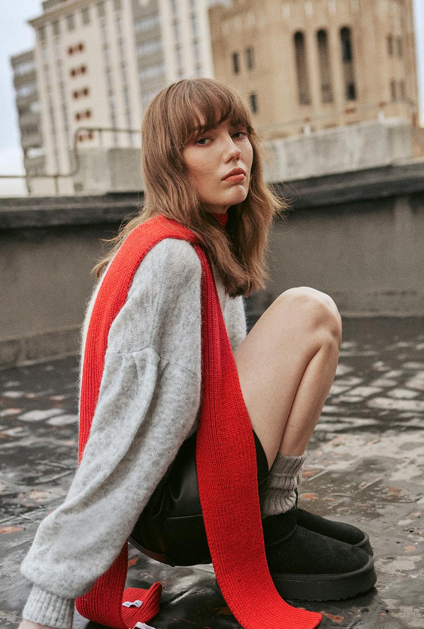 Petite Studio's Sevrin Wool Blend Scarf in Red 