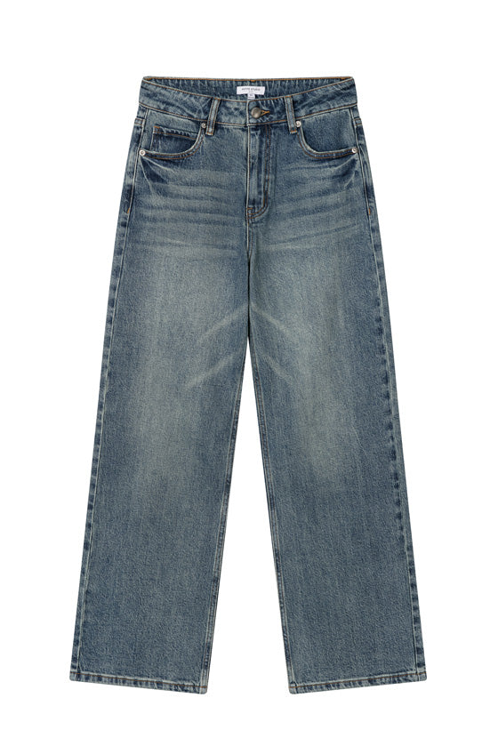 Petite Studio's Cayden Mid Rise Straight Leg Jeans in Blue 