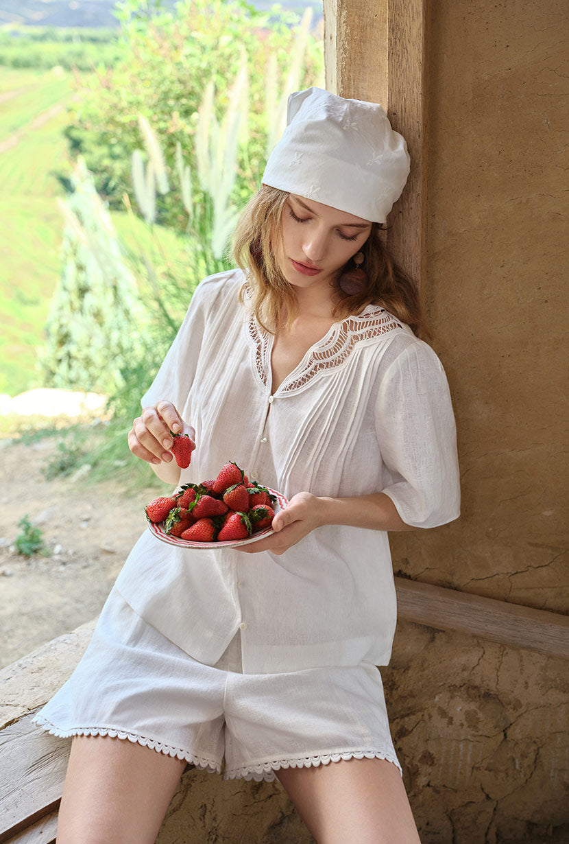 Petite Studio's Callie Linen Blouse in White 