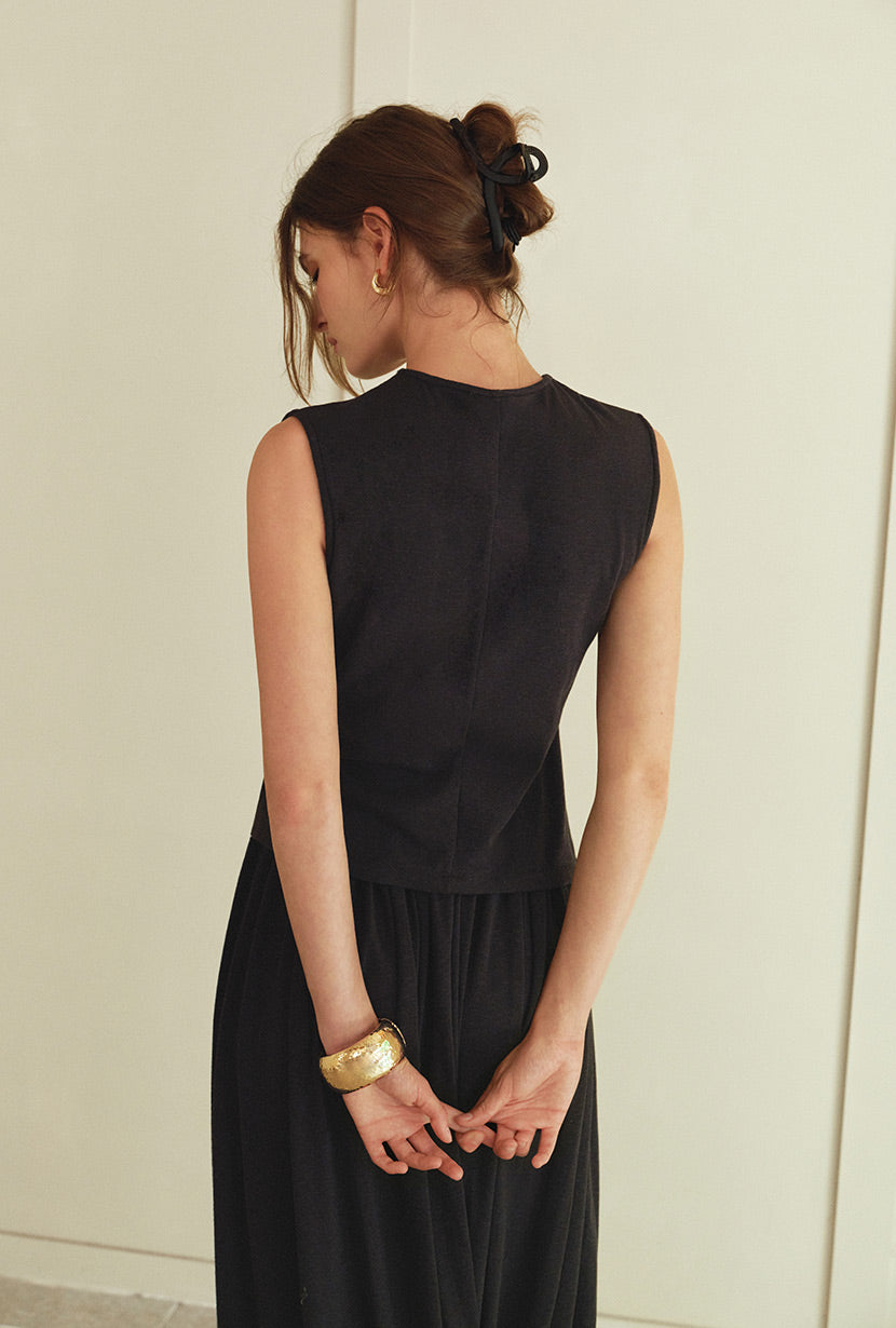 Petite Studio's Jeevan Jersey Cotton Top in Black