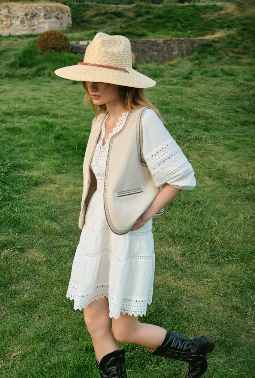 Petite Studio's Dexter Ramie Vest in Beige 