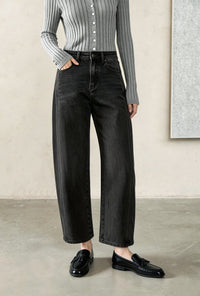 Petite Studio's Evie Mid-Rise Barrel Jeans in Black