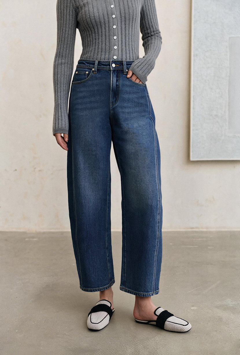 Petite Studio's Evie Mid-Rise Barrel Jeans in Blue 