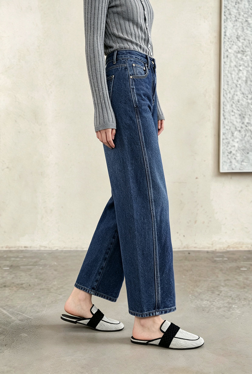 Petite Studio's Evie Mid-Rise Barrel Jeans in Blue 