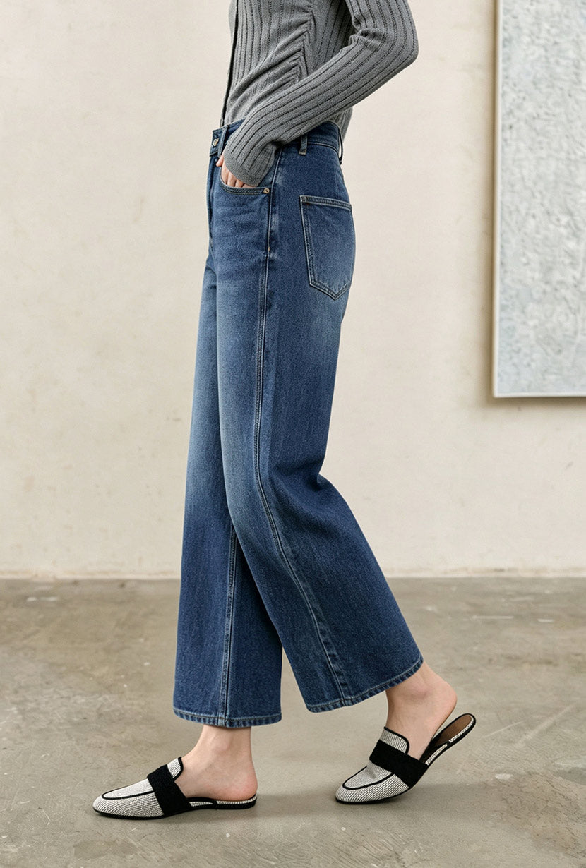 Petite Studio's Evie Mid-Rise Barrel Jeans in Blue 