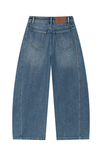 Petite Studio's Evie Mid-Rise Barrel Jeans in Vintage Blue