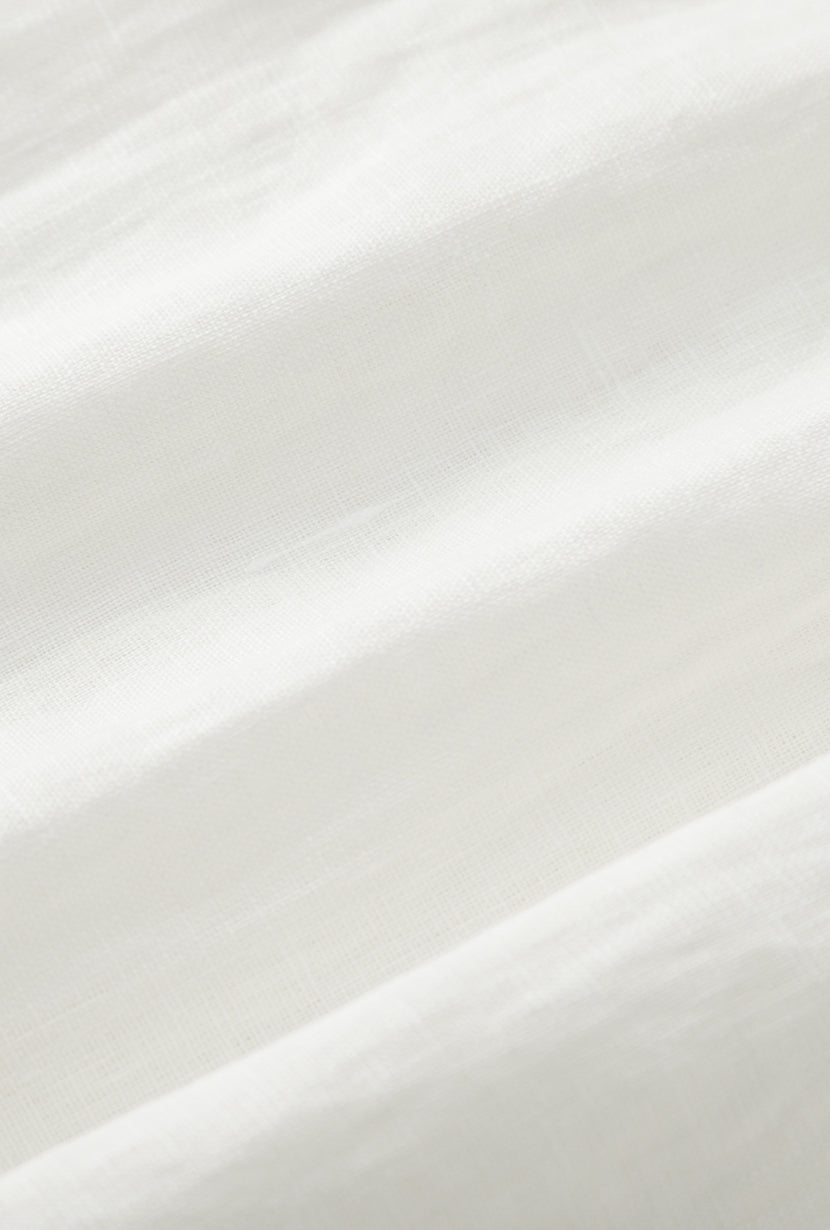 Petite Studio's Callie Linen Blouse in White 